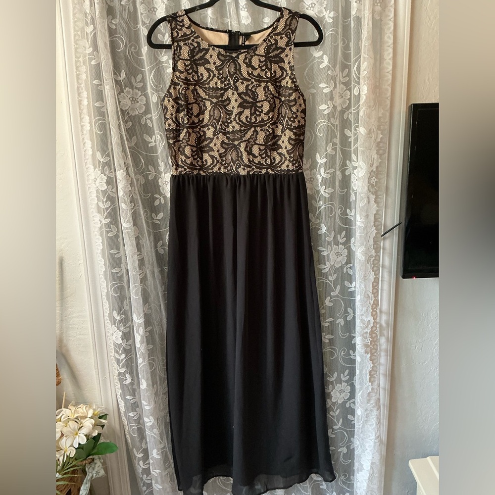 HeartSoul Black and Cream Lace Maxi Dress size medium